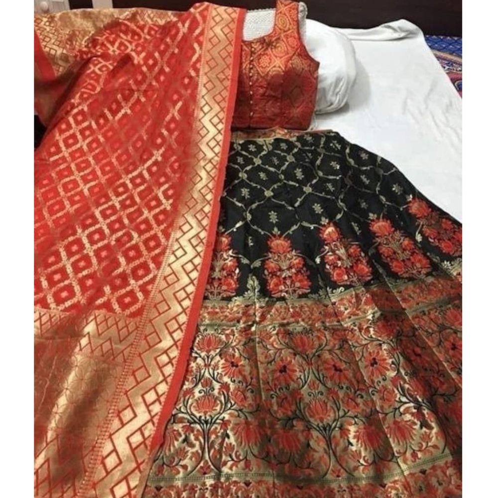 Traditional Brocade Banarasi silk lehenga inner cancan canvas semi stitch